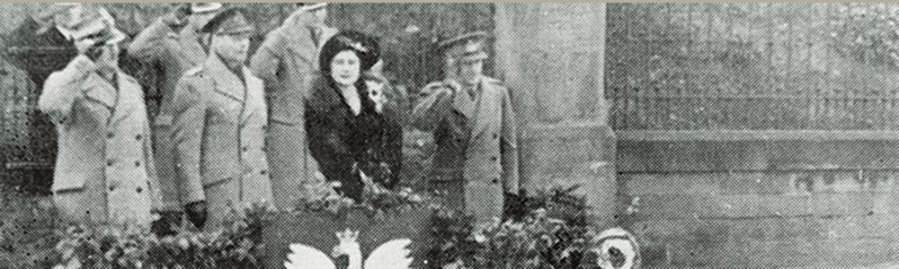Gen. Władysław Sikorski i brytyjska para królewska odbierają defiladę 1 Korpusu Polskiego (1941) / foto: NAC